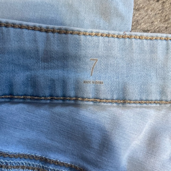 Juniors Women’s SO Size 7 Light Wash Blue Denim Super Skinny Jeggings - Picture 3 of 10